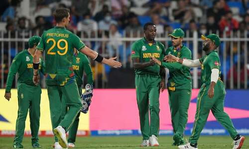 T20 World Cup: South Africa beat England but still go out as Australia seal semis spot