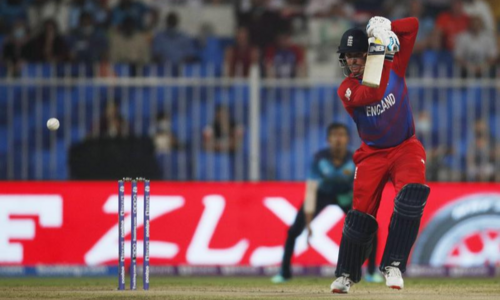 England sweat on injured Roy&rsquo;s availability