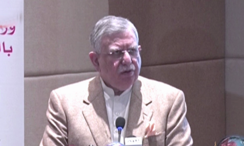 Those not paying taxes shouldn't be allowed to vote: Shaukat Tarin