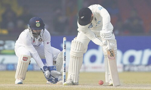 Patel&rsquo;s five-wicket haul gives India handy lead over New Zealand