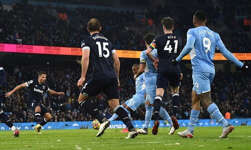Manchester City return to second as Leicester make Ranieri suffer Manchester City return to second as Leicester make Ranieri suffer