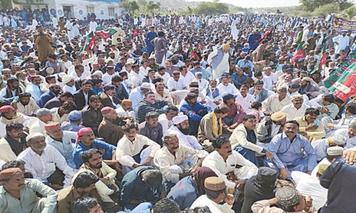 PTI, Arbab Group workers continue protest against &lsquo;political victimisation&rsquo;