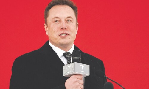 Musk considers &lsquo;quitting&rsquo; and becoming influencer