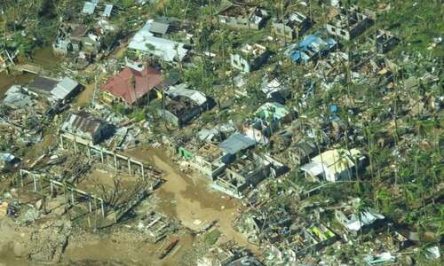 Philippines typhoon leaves 100 dead, 300,000 homeless