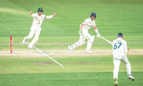 Australia ace second Ashes Test despite Buttler resistance