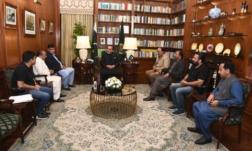 Sindh governor assures CNG dealers of crisis resolution