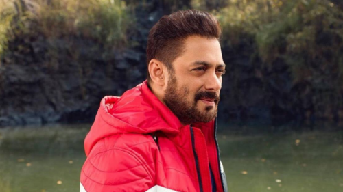 'Both tiger and snake are alive,' says Salman Khan after getting bitten by a non-venomous snake