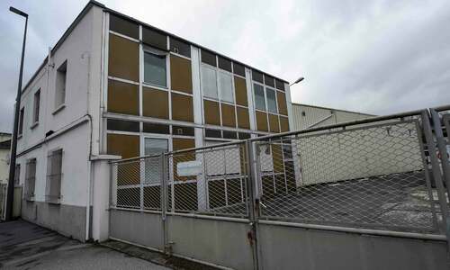 France orders mosque closed after 'unacceptable' preaching