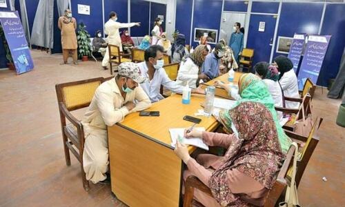 Pakistan reports more than 700 new Covid cases for first time since October 2021