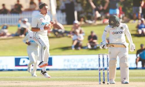 Liton, Mominul move Bangladesh past  New Zealand before Boult fights back
