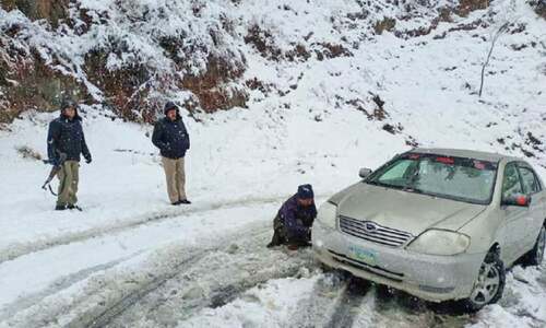 Hilly areas receive snowfall, rain lashes plains in KP