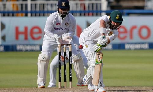 Captain Elgar defies Indian bowlers as South Africa launch tough chase in second Test