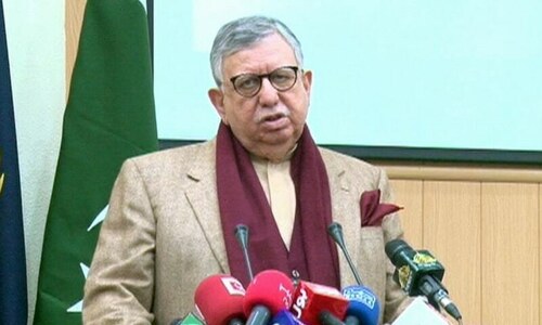 Pay taxes before 'we reach you', Tarin tells defaulters