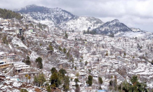 Rain, snowfall leave flights cancelled, tourists stranded in Murree