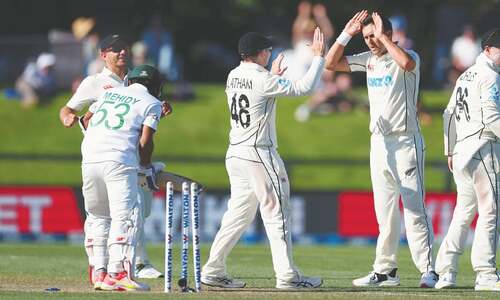 Latham, Boult put NZ on course for series-levelling win