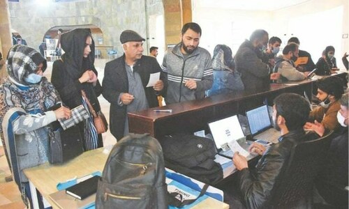 500 health workers infected with coronavirus in Karachi