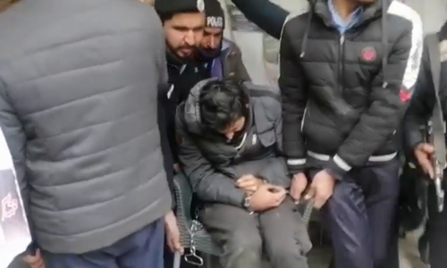 Noor murder case: Zahir Jaffer carried to court by policemen, lawyer says mental health has 'worsened'