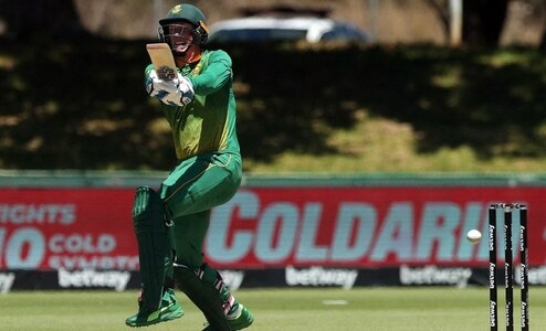 Bavuma, Van der Dussen tons help South Africa beat India