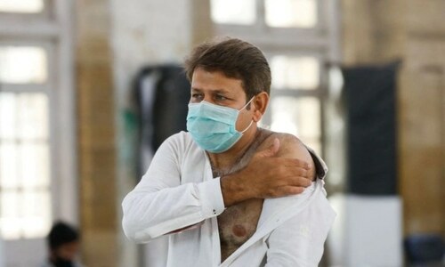 Many Karachi city areas placed under smart lockdown amid Omicron surge