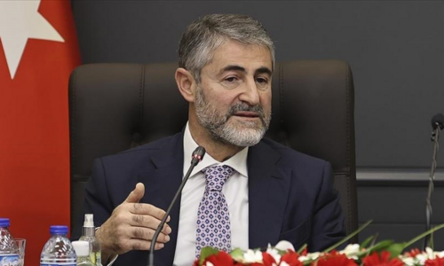Turkish lira dips, minister sees more forex converted to lira