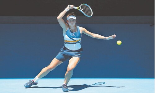 Nadal battles stomach pain to reach semis, Barty cruises