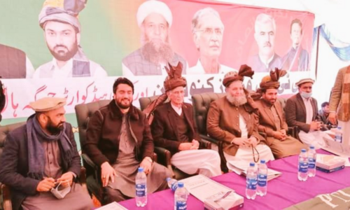 Pervez Khattak asks PTI workers to unite for 2023 elections