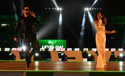 PSL 7 kicks off with colourful opening ceremony at Karachi's National Stadium