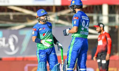 Shaheen kicks off Lahore Qalandar's captaincy with loss as Multan Sultans chase record PSL total