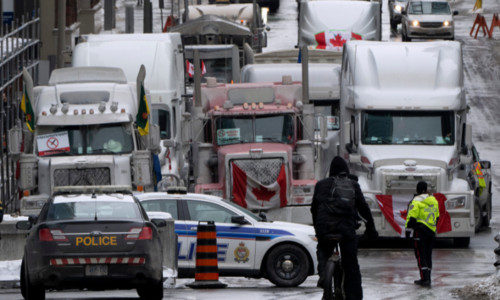 Anti-vaccine truckers refuse to leave Canadian capital