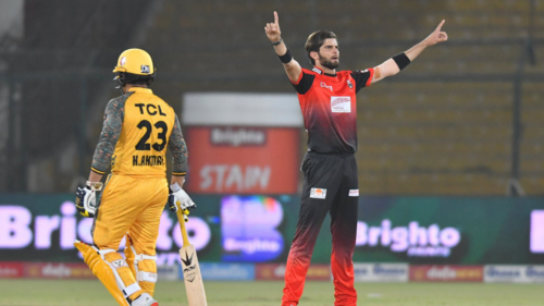 Shaheen Afridi bowls his way into netizens' hearts as Lahore Qalandars bag their second win of PSL 7