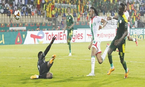 Senegal triumph over gallant Burkina Faso to reach African Cup final