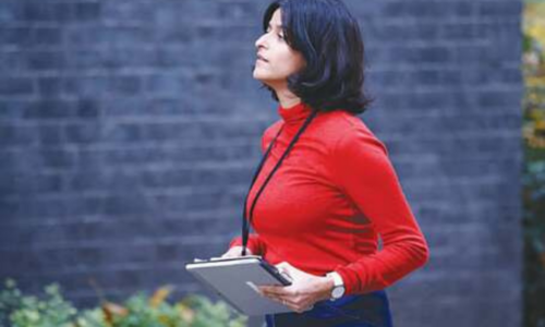 Four top aides desert Johnson as pressure grows over &lsquo;partygate&rsquo;