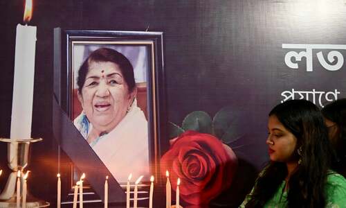 'An artist born but once in centuries': Politicians, Bollywood actors pay tribute to Lata Mangeshkar