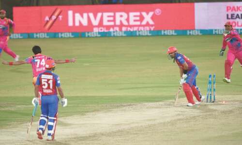 HBL Pakistan Super League: Shadab-inspired Islamabad United keep Karachi Kings winless