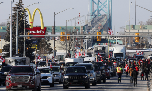 Truckers take their protest to Canada-US border