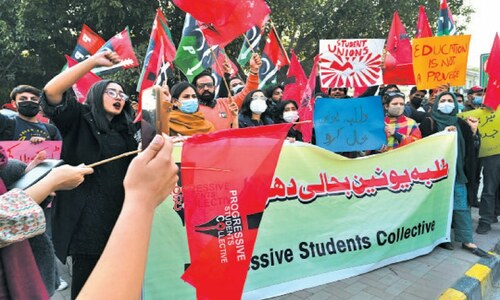 Demonstration in Lahore for restoration of student unions, reduction in fees