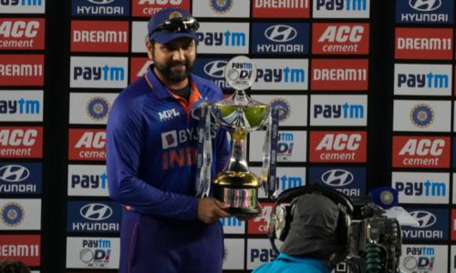 Rohit Sharma dismisses concerns about Virat Kohli's form Rohit Sharma dismisses concerns about Virat Kohli's form