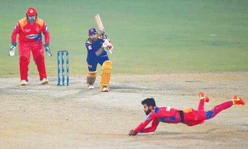 HBL Pakistan Super League: Sarfraz finally strikes form, leads Quetta to inspiring win over Islamabad HBL Pakistan Super League: Sarfraz finally strikes form, leads Quetta to inspiring win over Islamabad