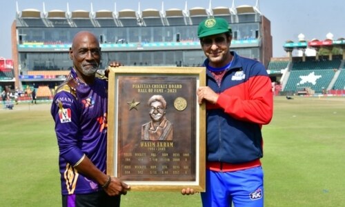 Wasim Akram formally inducted into PCB Hall of Fame