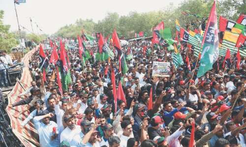 PPP workers in all shapes and colours set off for Islamabad from Karachi