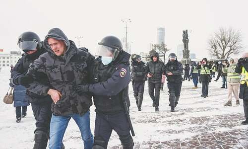 Foreigners who fled Ukraine team up to help others escape