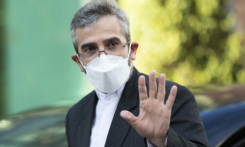 Iran vows not to back down on its &lsquo;red lines&rsquo; in nuclear talks