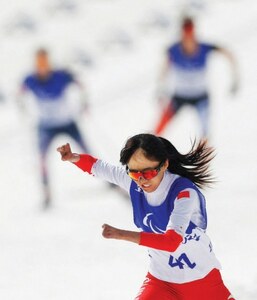 Slushy snow and T-shirts as Winter Paralympics feel the heat