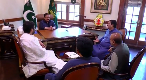 As cracks deepen, Buzdar seeks loyalty pledges