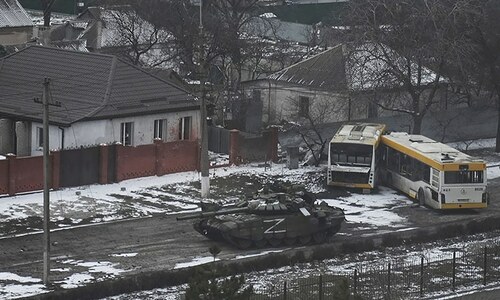 Russian forces squeeze Ukrainian capital Kyiv, surround Mariupol