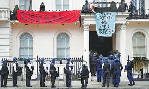 UK considers housing refugees from Ukraine in oligarchs&rsquo; homes