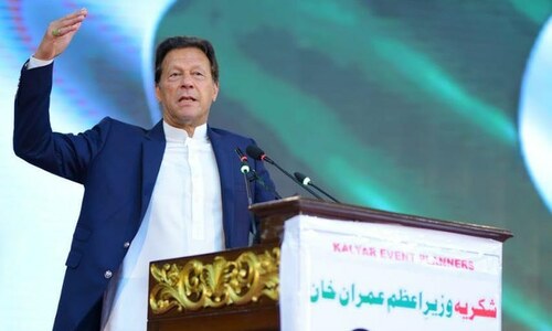 PM Imran challenges media, economists and opposition parties to debate with govt over performance
