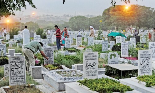 Over a decade after &lsquo;closure&rsquo;, Islamabad's H-8 graveyard still has space for the privileged