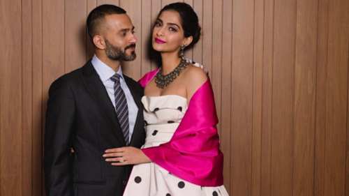 Bollywood star Sonam Kapoor announces she's pregnant with her first child