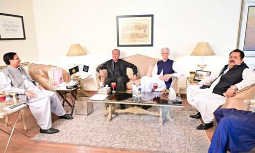 Qureshi, Khattak convey PM Imran's message to PML-Q leaders